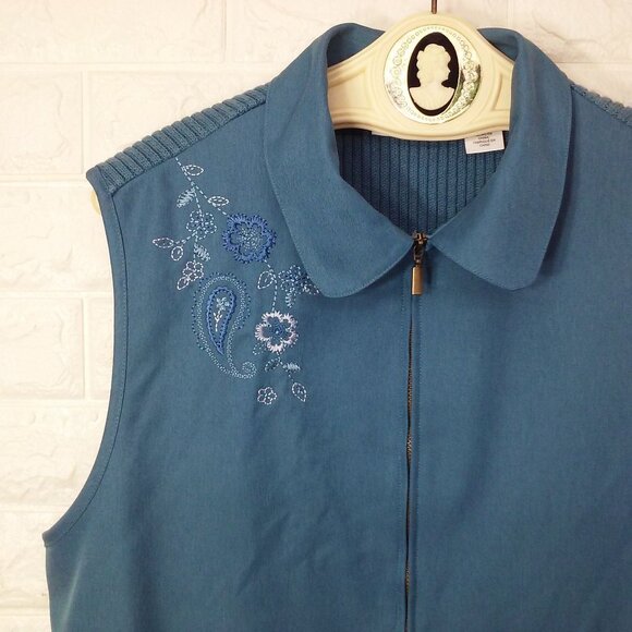 Alfred Dunner Floral Embroidered Cotton Ramie Rib-Knit Vest -16 Zipper Collar - Picture 2 of 10